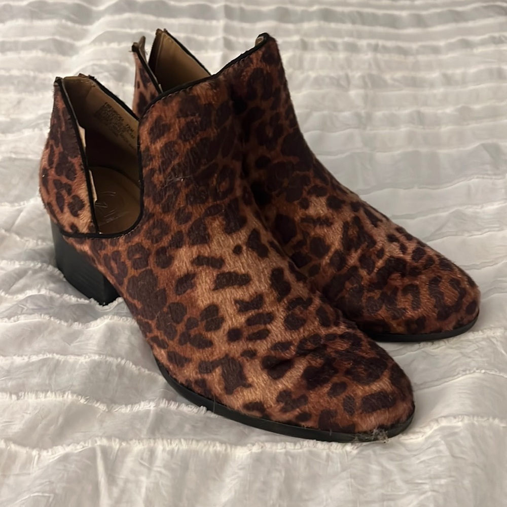 New Directions Faux Leopard Print Booties size 7.5 Worn Once!